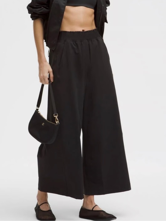 lululemon athletica Pants - lululemon athletica Black Wide-Leg Cropped Pants
